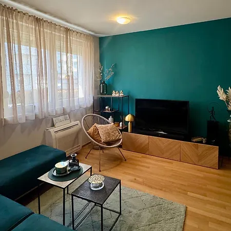 شقة Cozy On Location With Private Parking