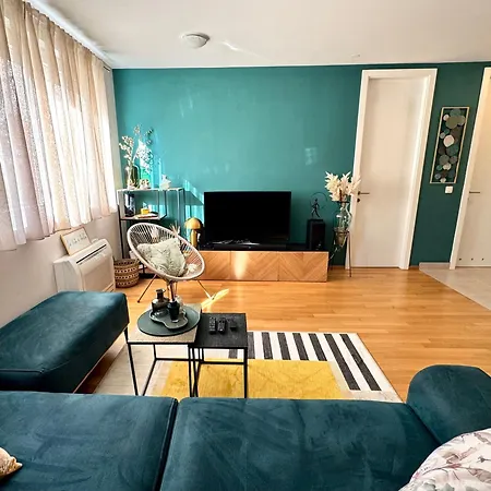 Cozy On Location With Private Parking Appartement