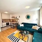 Cozy On Location With Private Parking Zadar