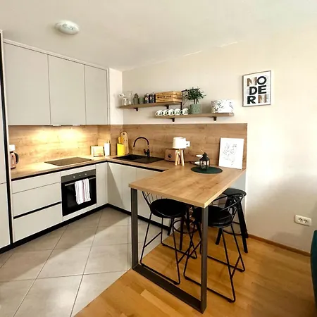 Cozy On Location With Private Parking Zadar