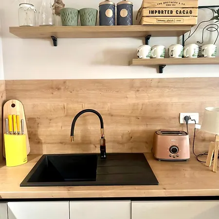 Cozy On Location With Private Parking