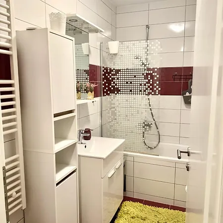 Cozy On Location With Private Parking Apartment