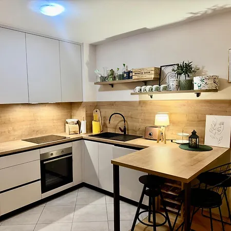 Cozy On Location With Private Parking 公寓 *