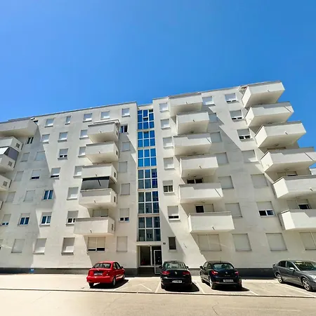 Cozy On Location With Private Parking Daire