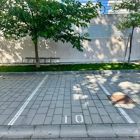 公寓 Cozy On Location With Private Parking *