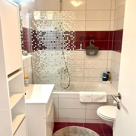 公寓 Cozy On Location With Private Parking *