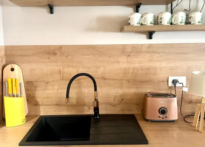 Cozy On Location With Private Parking