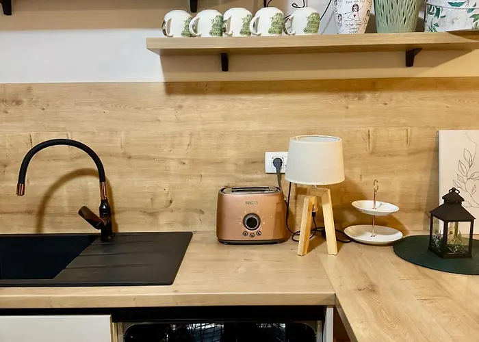 Cozy On Location With Private Parking Apartment *