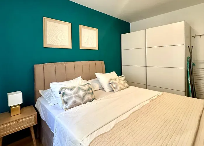 Cozy On Location With Private Parking Apartment