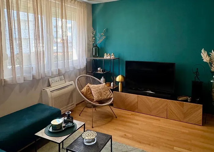 Apartment Cozy On Location With Private Parking