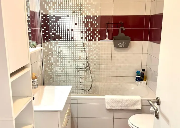 Apartment Cozy On Location With Private Parking *